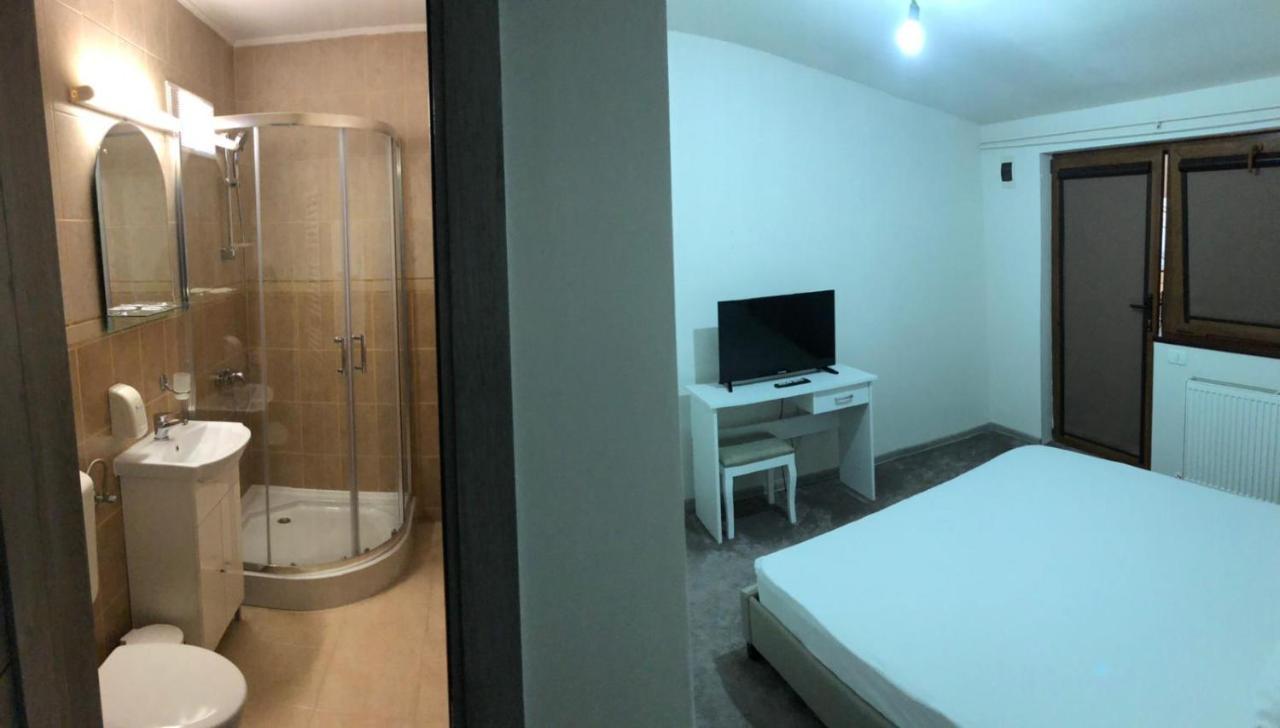 Hotel Cosmin 阿拉德 外观 照片