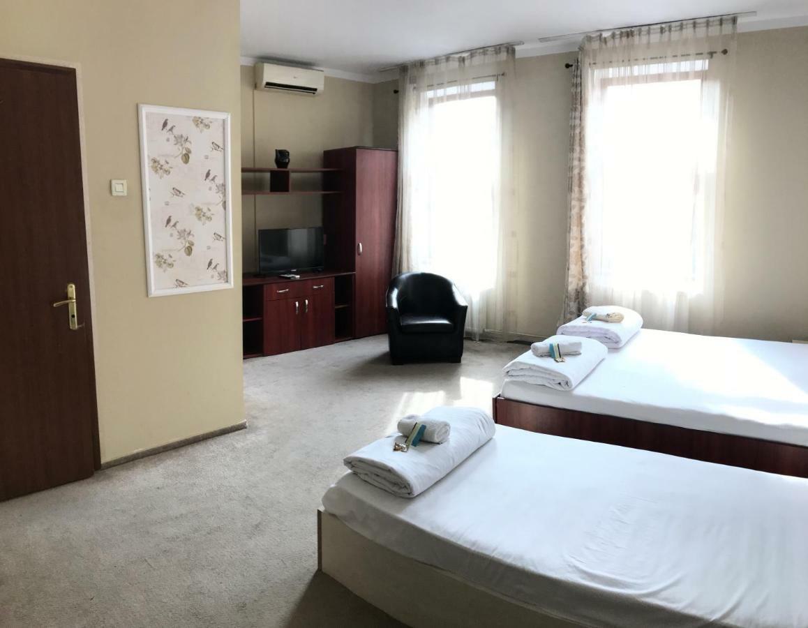 Hotel Cosmin 阿拉德 外观 照片