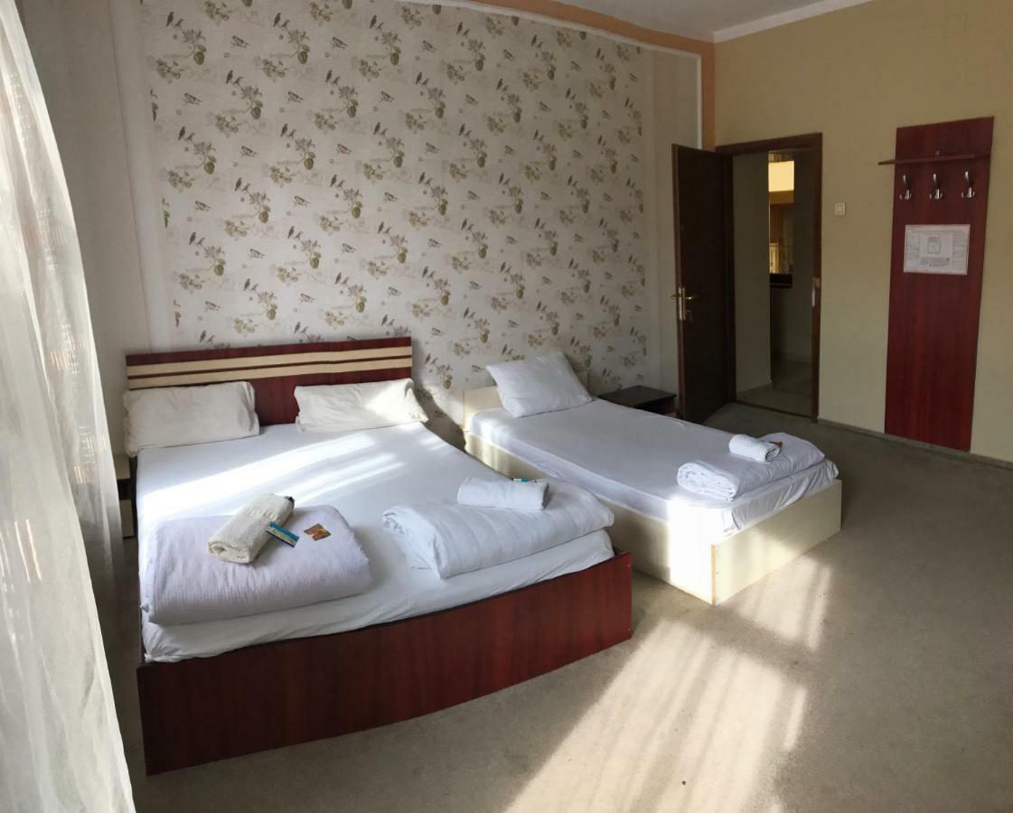 Hotel Cosmin 阿拉德 外观 照片