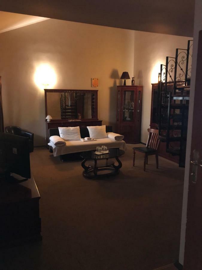 Hotel Cosmin 阿拉德 外观 照片