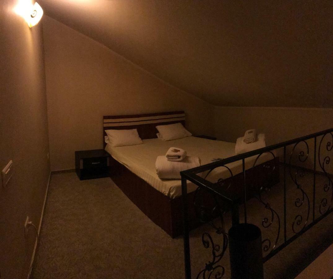 Hotel Cosmin 阿拉德 外观 照片