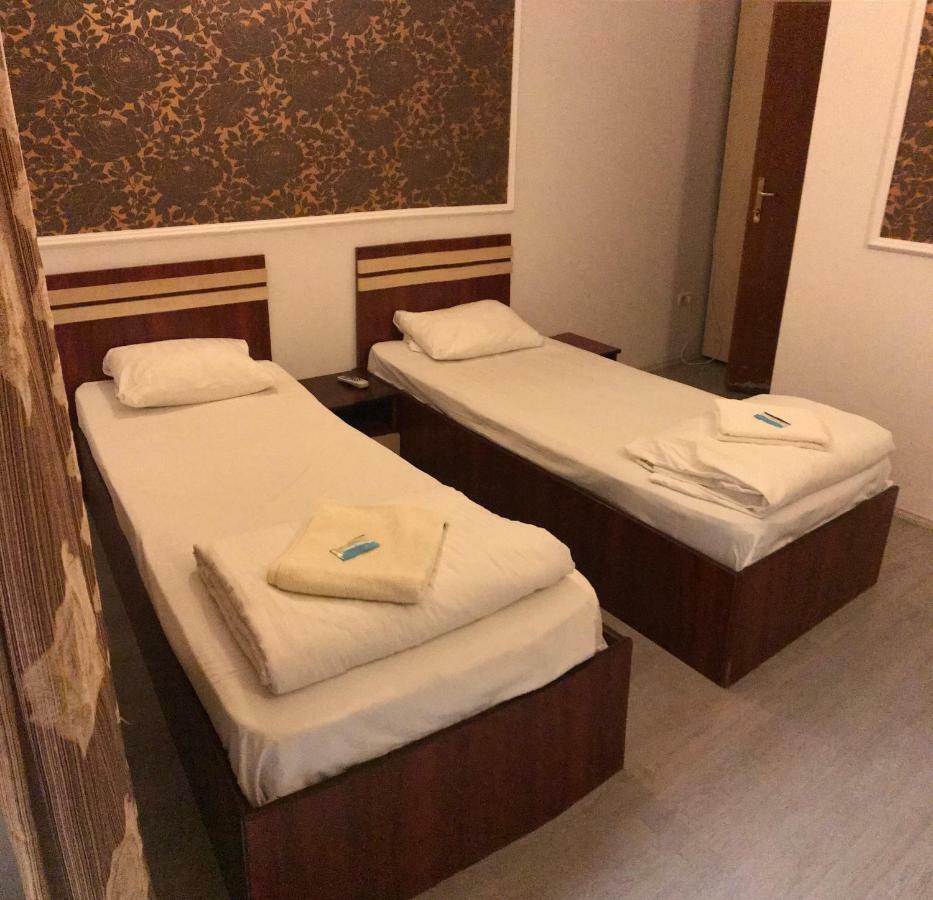 Hotel Cosmin 阿拉德 外观 照片