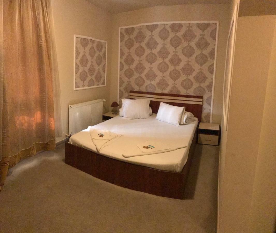 Hotel Cosmin 阿拉德 外观 照片