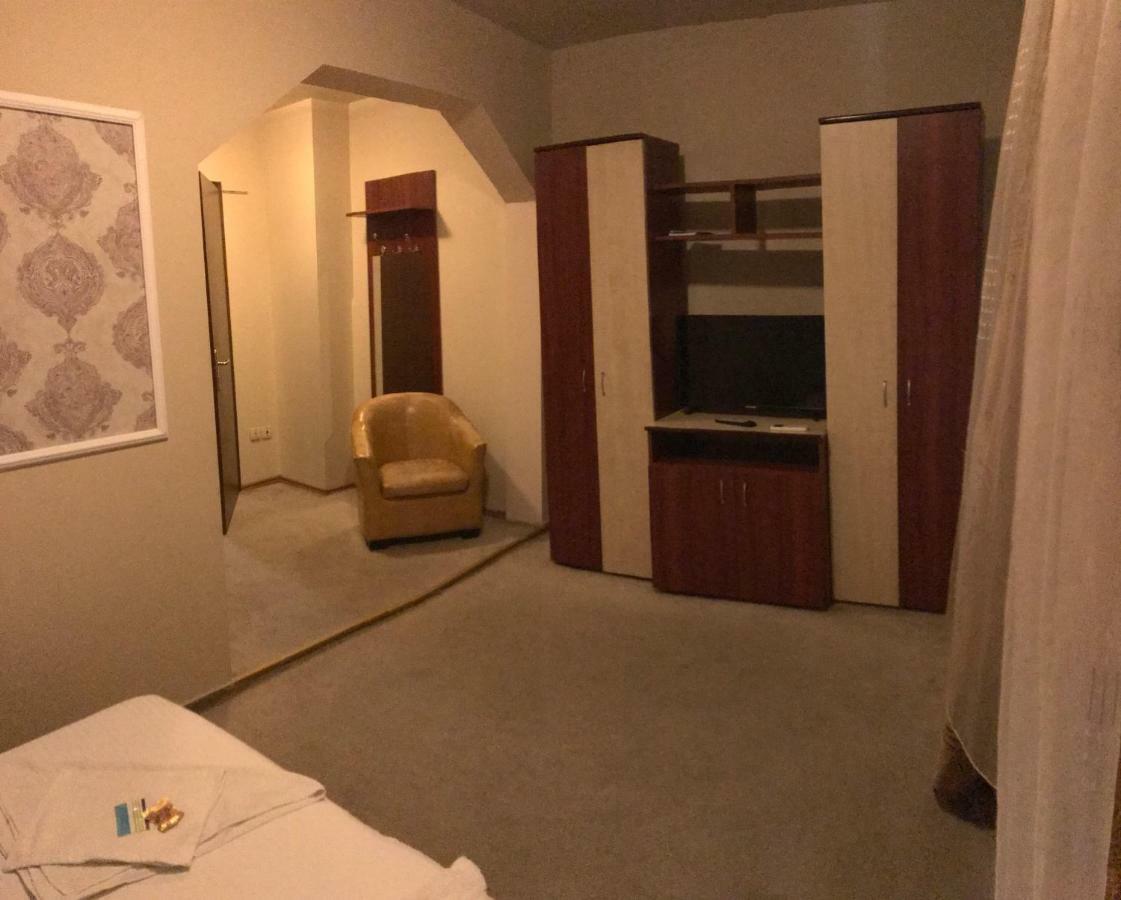 Hotel Cosmin 阿拉德 外观 照片